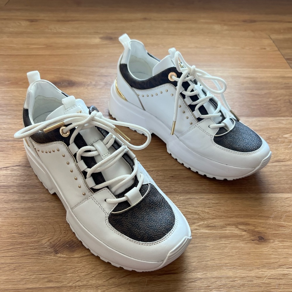 Michael Kors Signature Fashion Sneakers